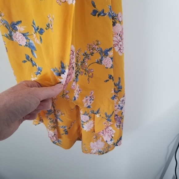 IRIS Yellow Floral Cold Shoulder Hi-Low Wrap Flowy Dress Flutter Sleeves M - Picture 16 of 16